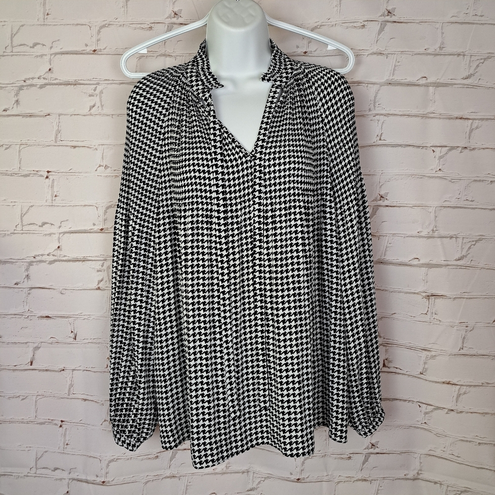 Lauren Ralph Lauren Houndstooth Pleated Tie Neck Shirt. - Picture 3 of 9